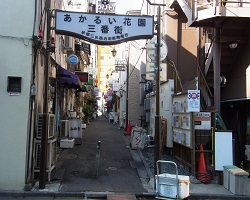 歌舞伎町　ゴールデン街